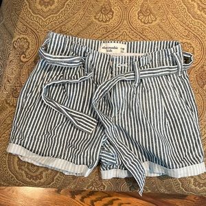 Girls Abercrombie shorts size 9/10